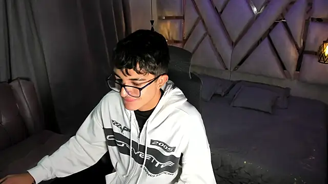 sayronvg online show from November 24, 2025, 11:43 am