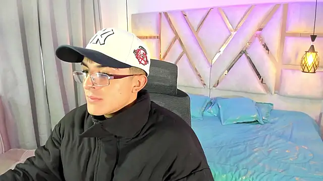 sayronvg online show from December 1, 2025, 11:59 am