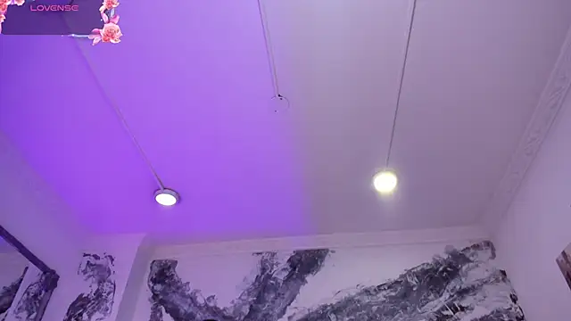 VictoriaSaenz1  online show from December 3, 2025, 5:48 am