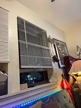 Motherbigbus online show from December 22, 2025, 7:38 am