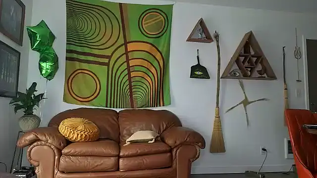 bruisedblossoms online show from April 3, 2026, 5:11 pm