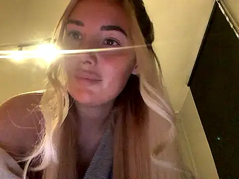 xoxohan11 online show from February 1, 2026, 6:50 pm