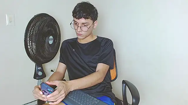 andrew dann online show from November 20, 2025, 9:03 pm