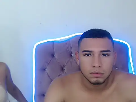 forbidden duo  online show from November 27, 2025, 8:33 pm