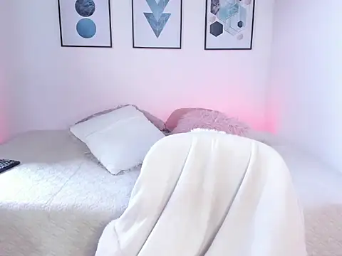 HannaRose   online show from November 28, 2025, 1:03 pm