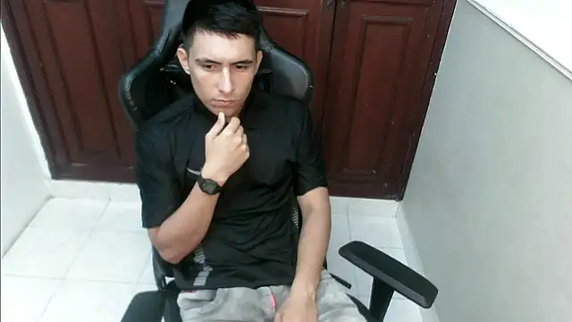 dannyt hot online show from November 25, 2025, 3:06 am