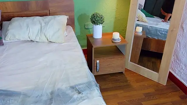 Secrett desiree online show from March 20, 2026, 3:33 am