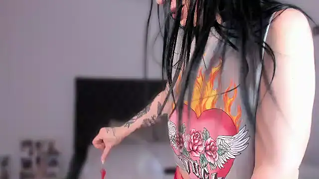 issabellaa04 online show from April 4, 2026, 7:22 pm