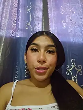 Snapshot of skinnyrox chatting on June 20, 2026, 5:38 pm skinnyrox online show from June 20, 2026, 5:38 pm