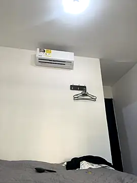 Boyfriend-Hot online show from December 5, 2025, 2:25 pm