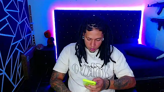 Snapshot of Zero-X9 chatting on February 22, 2026, 8:18 pm Zero-X9 online show from February 22, 2026, 8:18 pm