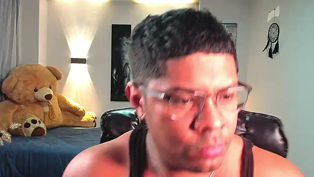 LEONHDZ online show from November 21, 2025, 11:14 pm