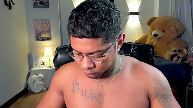 LEONHDZ online show from November 24, 2025, 5:18 am