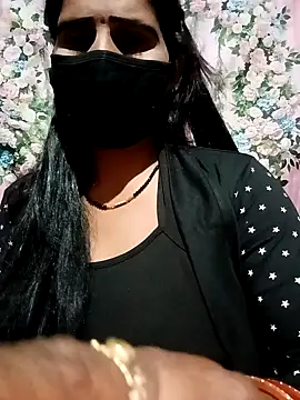 hotbabe205 online show from November 17, 2025, 4:13 pm