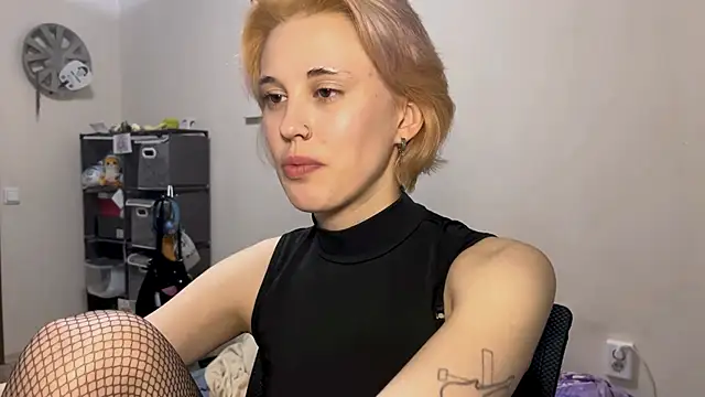 zxctoxic online show from December 5, 2025, 4:36 pm