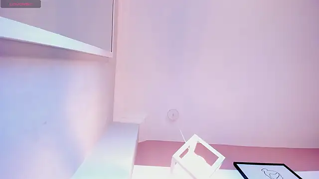 Charlotte Williams 1 online show from December 2, 2025, 12:32 pm