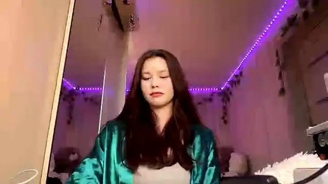 CutieSlim online show from November 17, 2025, 6:08 am