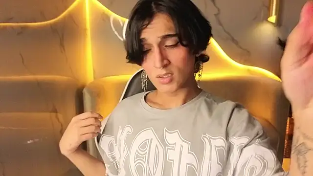 zoe tp online show from December 1, 2025, 8:03 pm