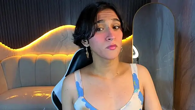 zoe tp online show from December 17, 2025, 8:04 pm