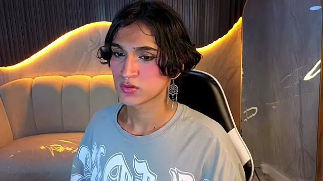 zoe tp online show from December 21, 2025, 1:02 am