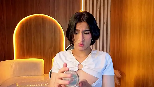 zoe tp online show from February 4, 2026, 8:03 pm