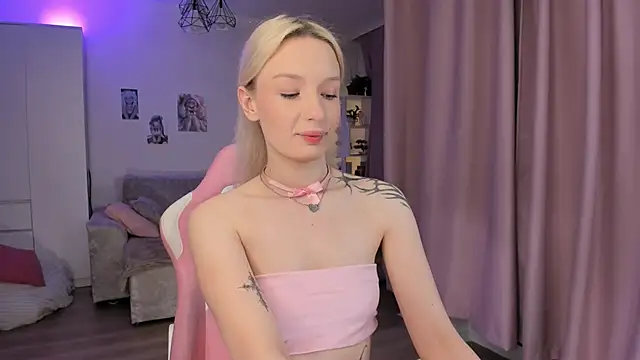 Tiffany Paw online show from March 13, 2026, 3:24 am