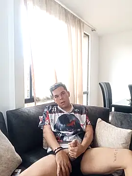 lxKyo online show from November 16, 2025, 6:46 pm