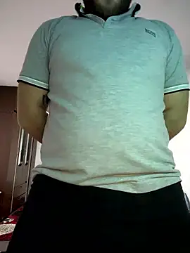 Snapshot of Andreiandu23 chatting on January 11, 2026, 9:42 pm Andreiandu23 online show from January 11, 2026, 9:42 pm