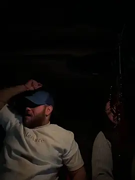 Snapshot of Andreiandu23 chatting on February 4, 2026, 8:14 pm Andreiandu23 online show from February 4, 2026, 8:14 pm