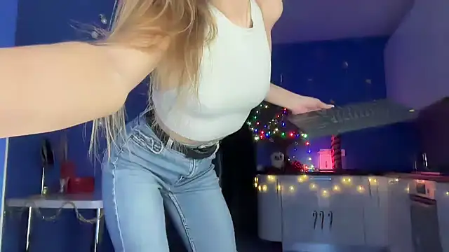 Jolienne online show from January 5, 2026, 7:06 pm