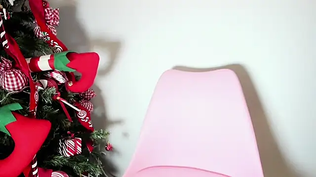 latinbitch online show from December 17, 2025, 6:52 am