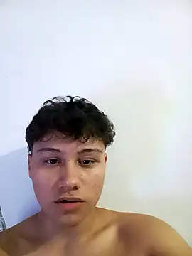 esteban rios  online show from November 28, 2025, 2:03 am