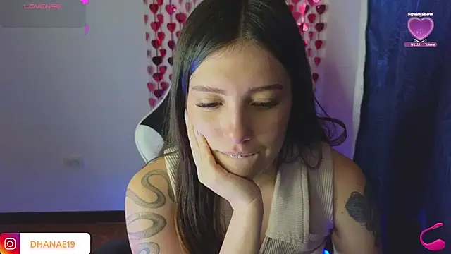 Snapshot of Dhanaee chatting on April 10, 2026, 10:14 pm Dhanaee online show from April 10, 2026, 10:14 pm