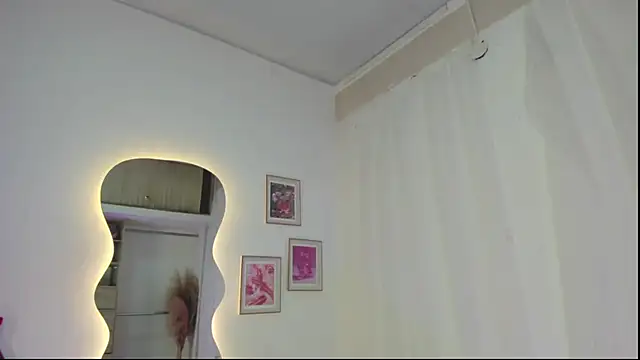 Curvykittenx online show from November 20, 2025, 8:08 pm