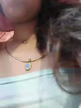 Moon Beautifull online show from November 21, 2025, 1:37 am