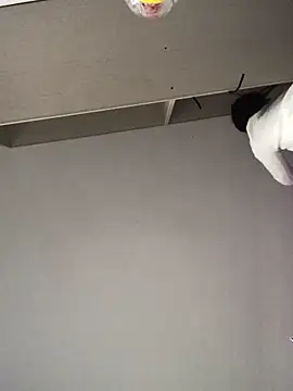 Yes-Baby-A online show from December 14, 2025, 11:04 am