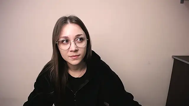 MillaTems  online show from November 21, 2025, 10:03 am