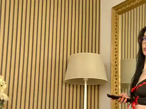 IvyCole online show from December 4, 2025, 7:28 am