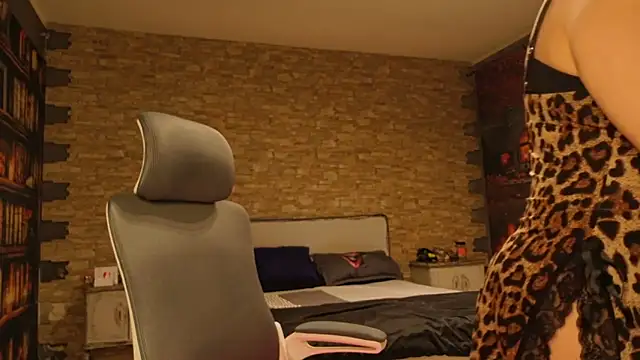 LeillaaX online show from April 2, 2026, 7:39 am