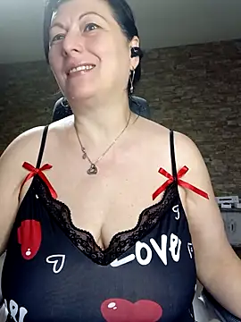 LeillaaX online show from April 22, 2026, 6:38 am