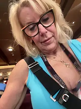 Snapshot of FitCougar chatting on January 24, 2025, 9:26 pm FitCougar online show from January 24, 2025, 9:26 pm