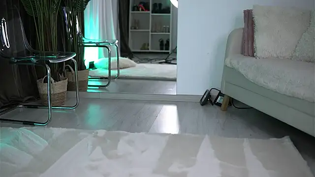 Snapshot of LuvCaprice chatting on December 17, 2025, 9:37 am LuvCaprice online show from December 17, 2025, 9:37 am