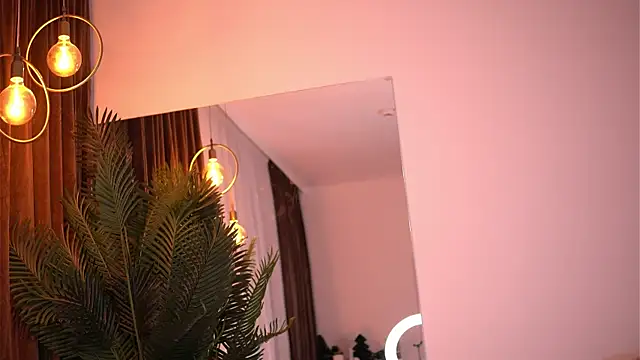 Snapshot of LuvCaprice chatting on January 5, 2026, 5:27 pm LuvCaprice online show from January 5, 2026, 5:27 pm