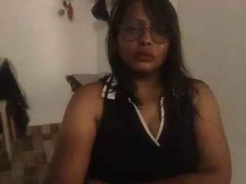 Snapshot of raveena_hot chatting on June 26, 2026, 5:12 am raveena hot online show from June 26, 2026, 5:12 am