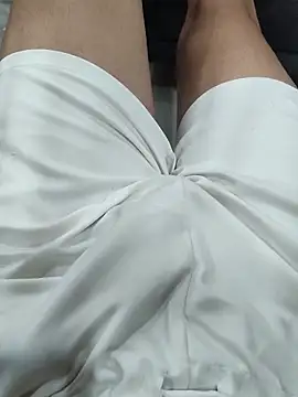 berkkderlerr online show from April 18, 2026, 7:51 pm