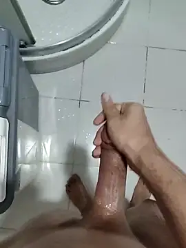 berkkderlerr online show from April 23, 2026, 8:55 pm