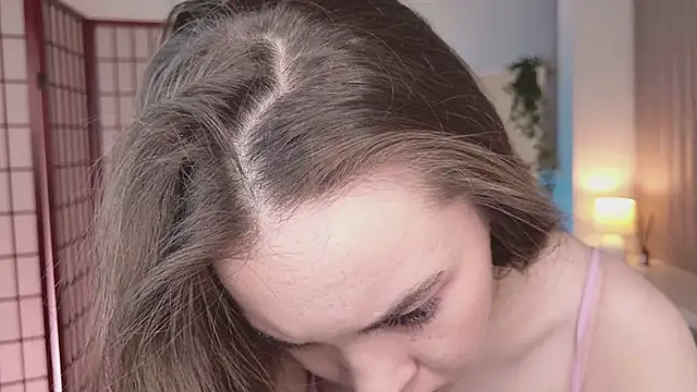 SilentLily online show from November 25, 2025, 9:04 pm