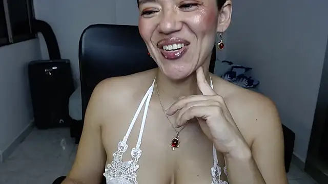 Annie Cervantez online show from July 3, 2026, 10:10 am