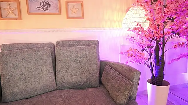 MeganLowell online show from April 7, 2026, 7:36 pm