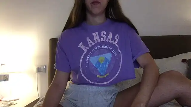 Snapshot of Martimartinaxx chatting on July 1, 2026, 7:35 pm Martimartinaxx online show from July 1, 2026, 7:35 pm